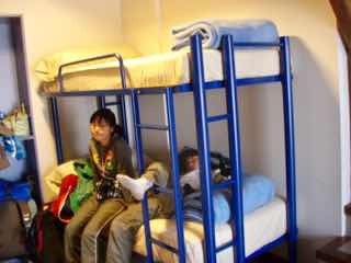 ビリヤードある宿ベッド二人