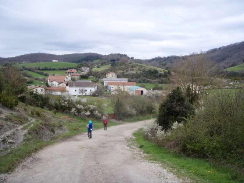 先行く2人ズビリへ