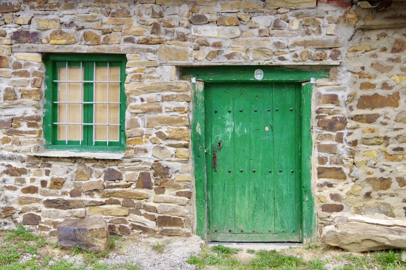 スエ緑と窓ドア