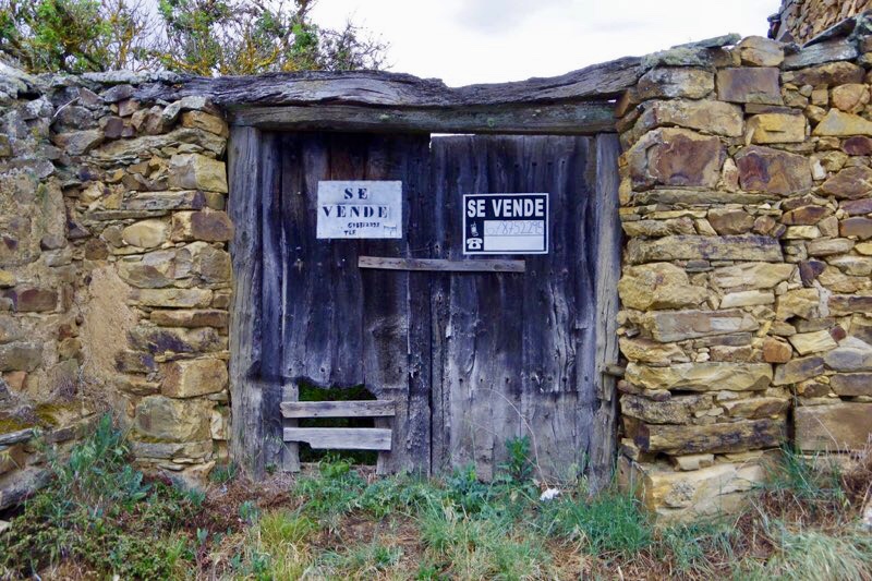 スエれんが木のドア黒