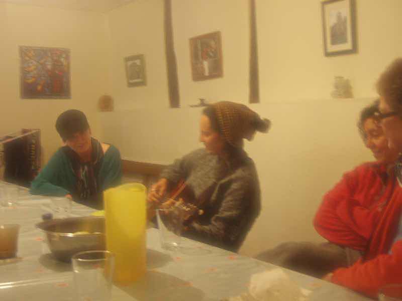 503カナダギターお姉さん