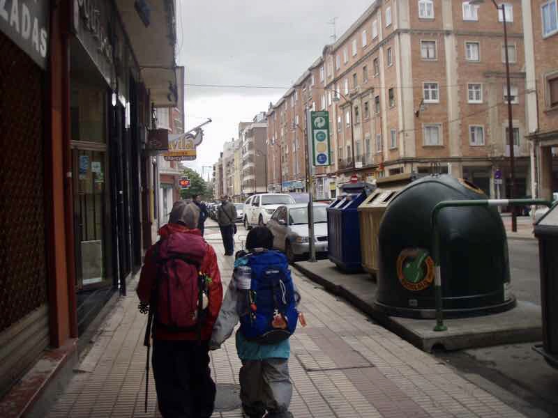 505伝茶街中入る