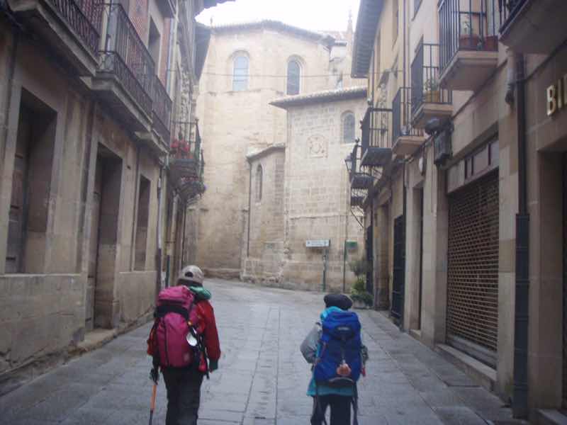 502伝茶カルサーダ町出発