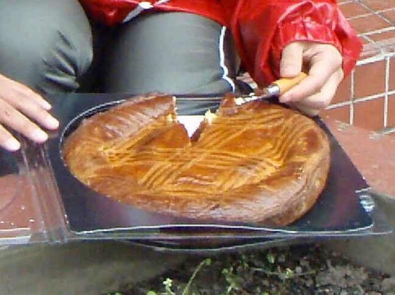 415サンジャンピエドポー、クリームケーキ、サンティアゴ巡礼