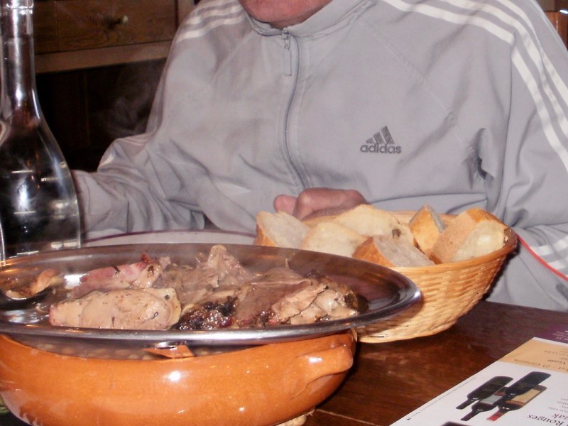 416カミーノ、サンティアゴ巡礼ピレネー、オリソンディナー肉