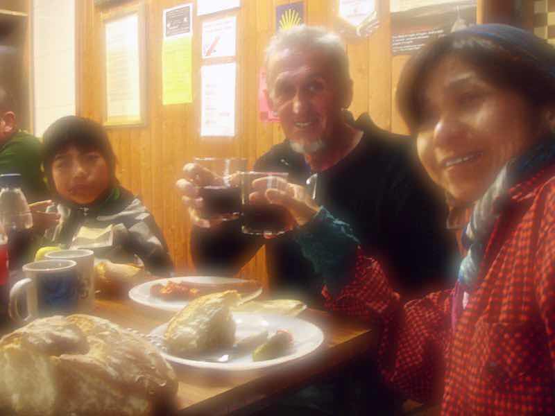 507オルニージョスアルベルゲ、赤ワインディナー