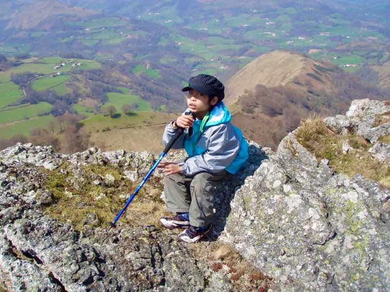 416カミーノ、サンティアゴ巡礼ピレネー、オリソン、岩山2