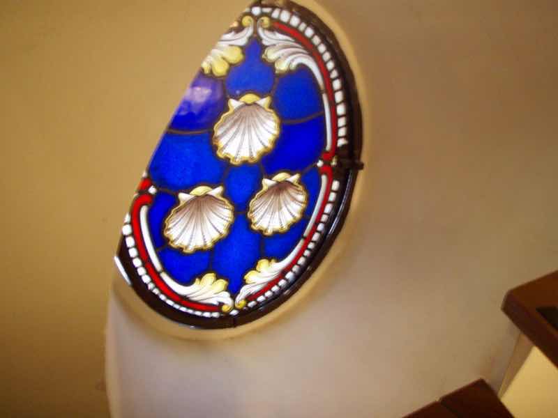 507ブルゴス寄付アルベルゲステンドグラス