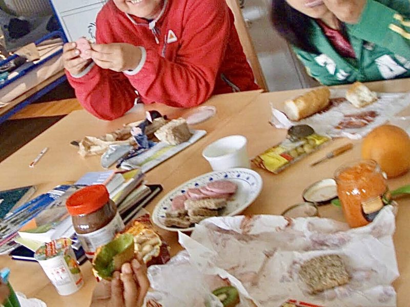 506ブルゴス巡礼仲間持ち寄りランチ