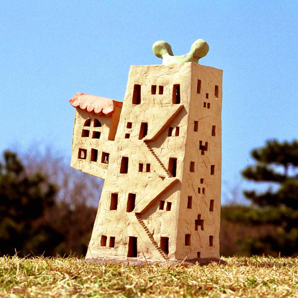 clay works カミーノ　陶器人形　ちょんまげハウス