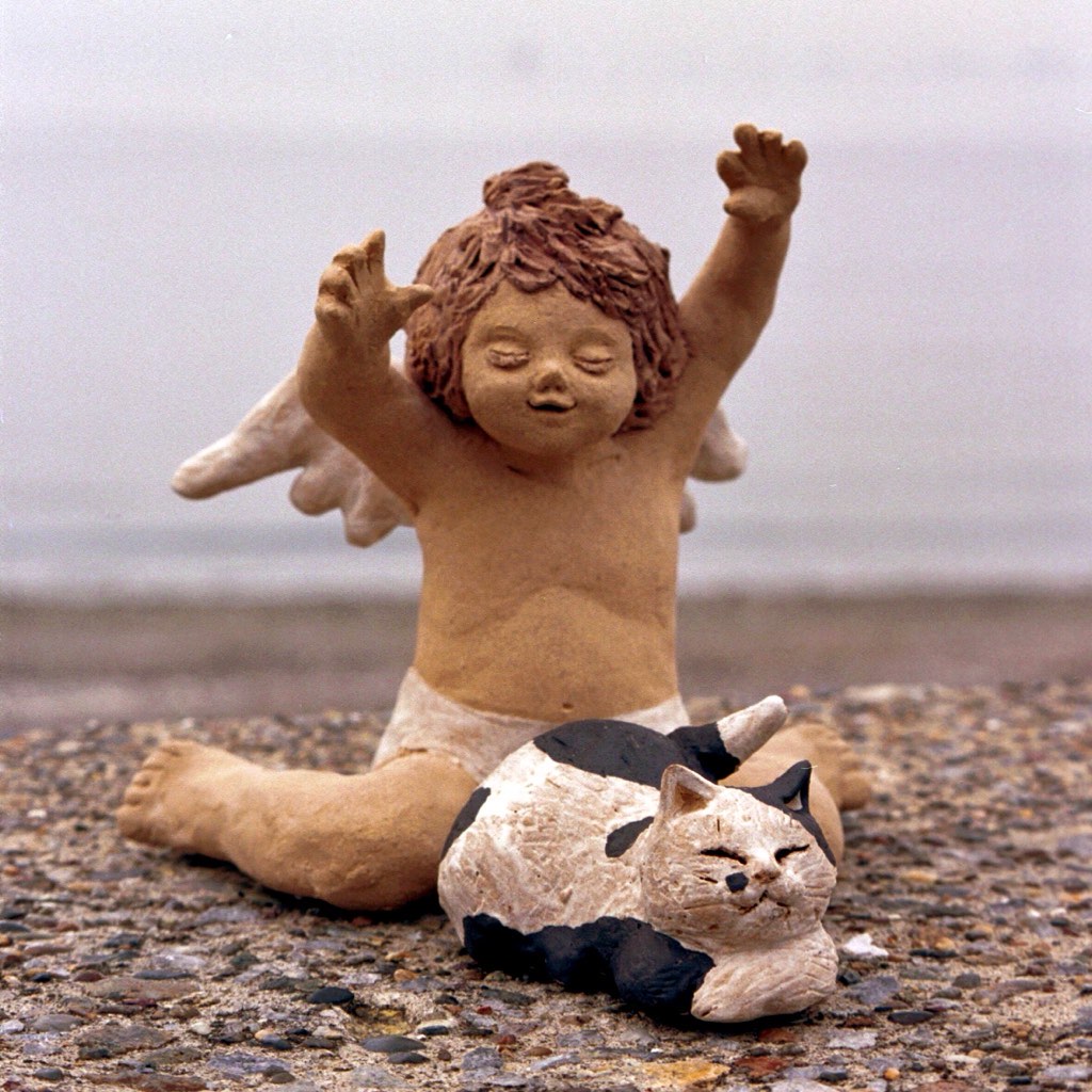 陶人形　いたずら天使　牛ねこ　カミーノ