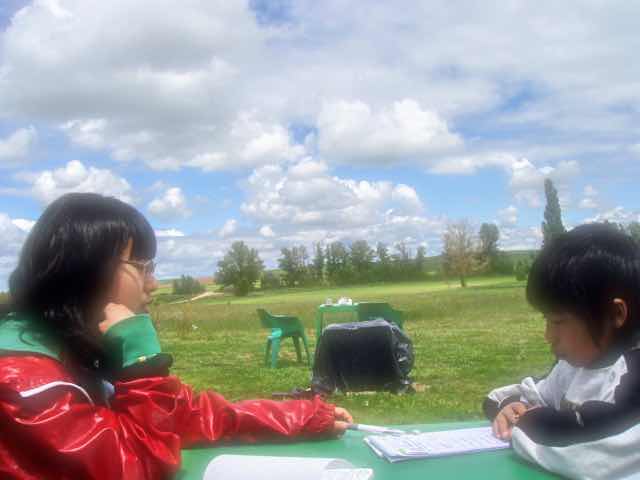 511ビラメンテロ・デ・カンポス カミーノ 青空宿題1.2