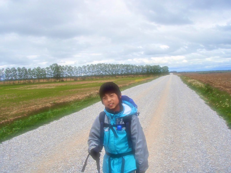 512 カルサディージャ・デ・ラ・クエッサ カミーノ　17km一本道　2.疲れた顔