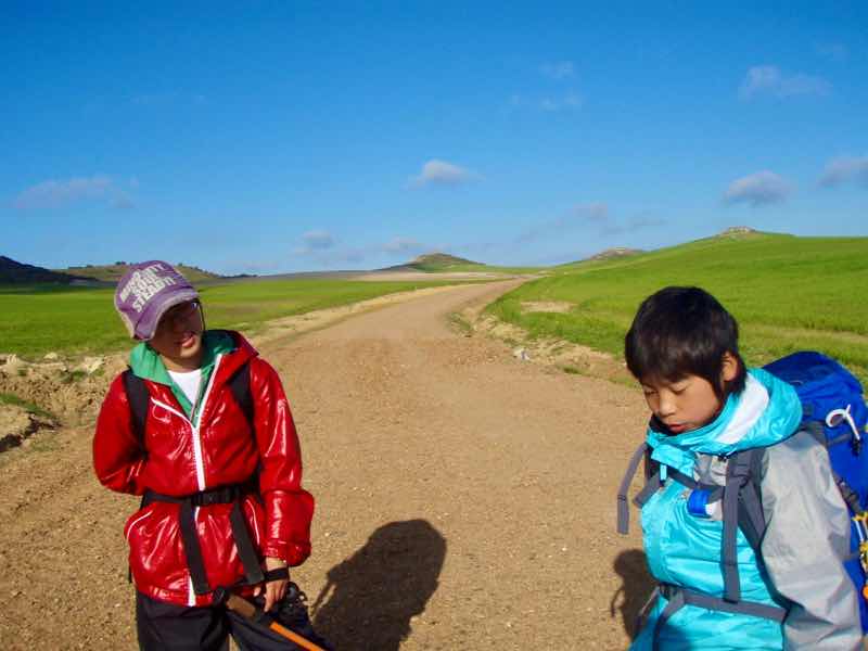 510ポブラシオン・デ・カンポス、サンティアゴ巡礼、朝ごはん後疲れ