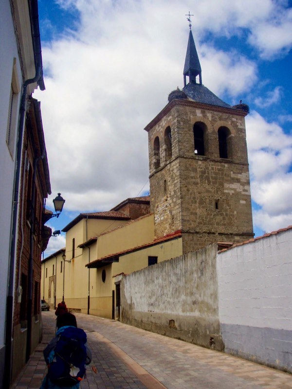 515カミーノ　マンリー　教会右手　サンティアゴ巡礼　