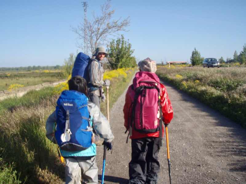 516 カミーノ サンティアゴ巡礼 レオン田舎道 べいさん12