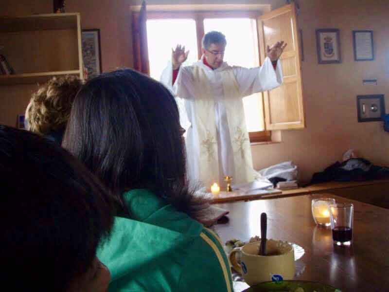 514エル・ブルゴ・ラネル カミーノ　Luffy ミサ　神父様