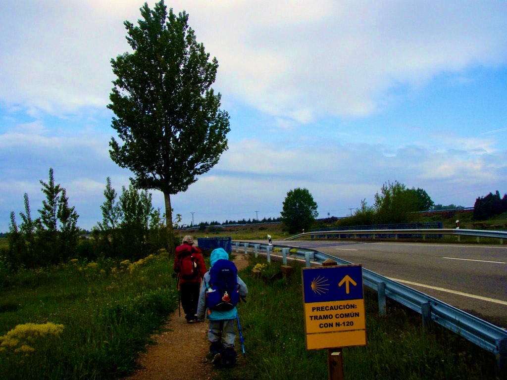 514エル・ブルゴ・ラネル カミーノ　田舎看板　1.2