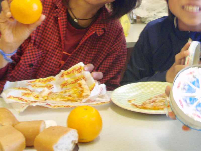 518カミーノ　leon レオン　ピザ、メルカド買い