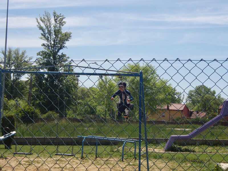 518 マザリフェ カミーノ公園ブランコ2