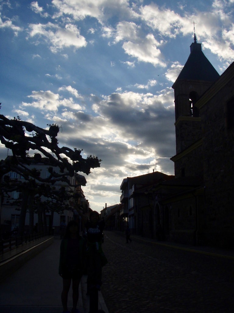 519 カミーノ　オルビゴ　教会夜景暗い