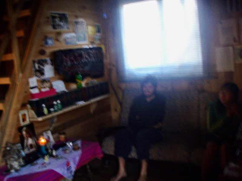 522カミーノ マンハリン小屋 入口サンティアゴ巡礼