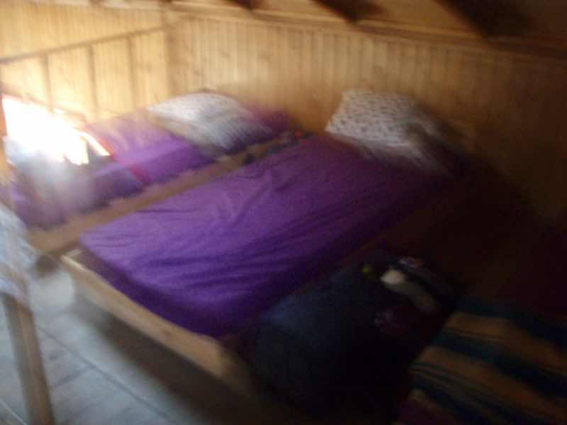 522カミーノ　マンハリン小屋　ベッド　サンティアゴ巡礼