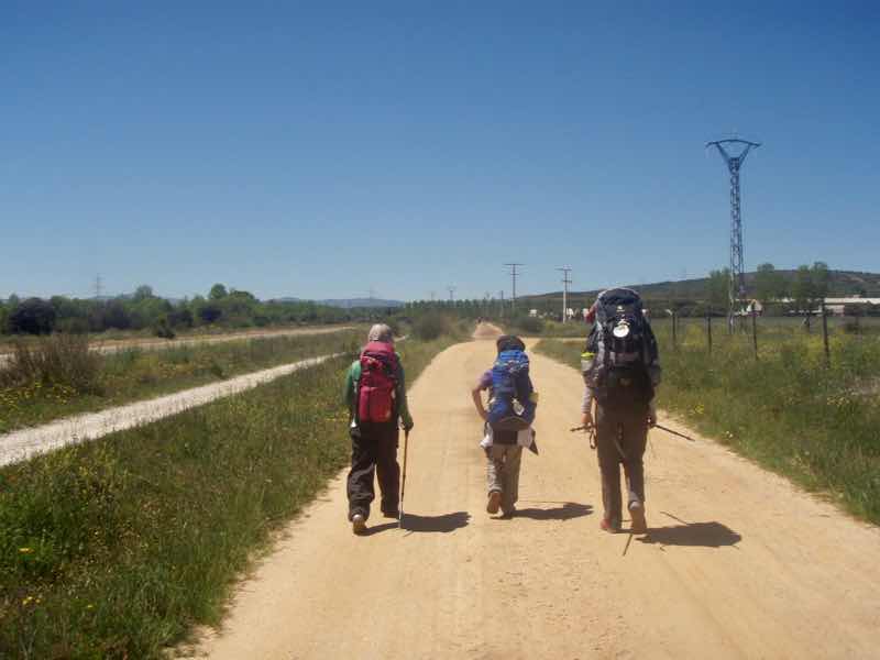 521 サンタ・カタリナ・デ・スモザ 124 三人後ろ姿