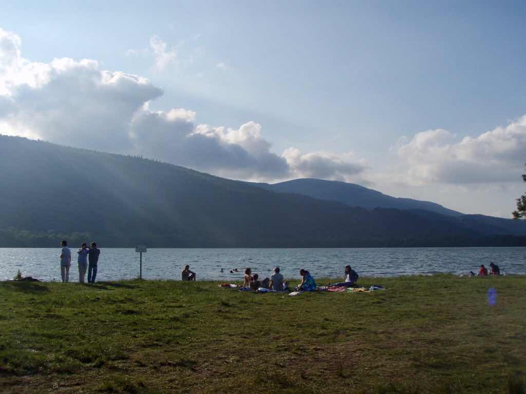 フランス　湖　ピクニック