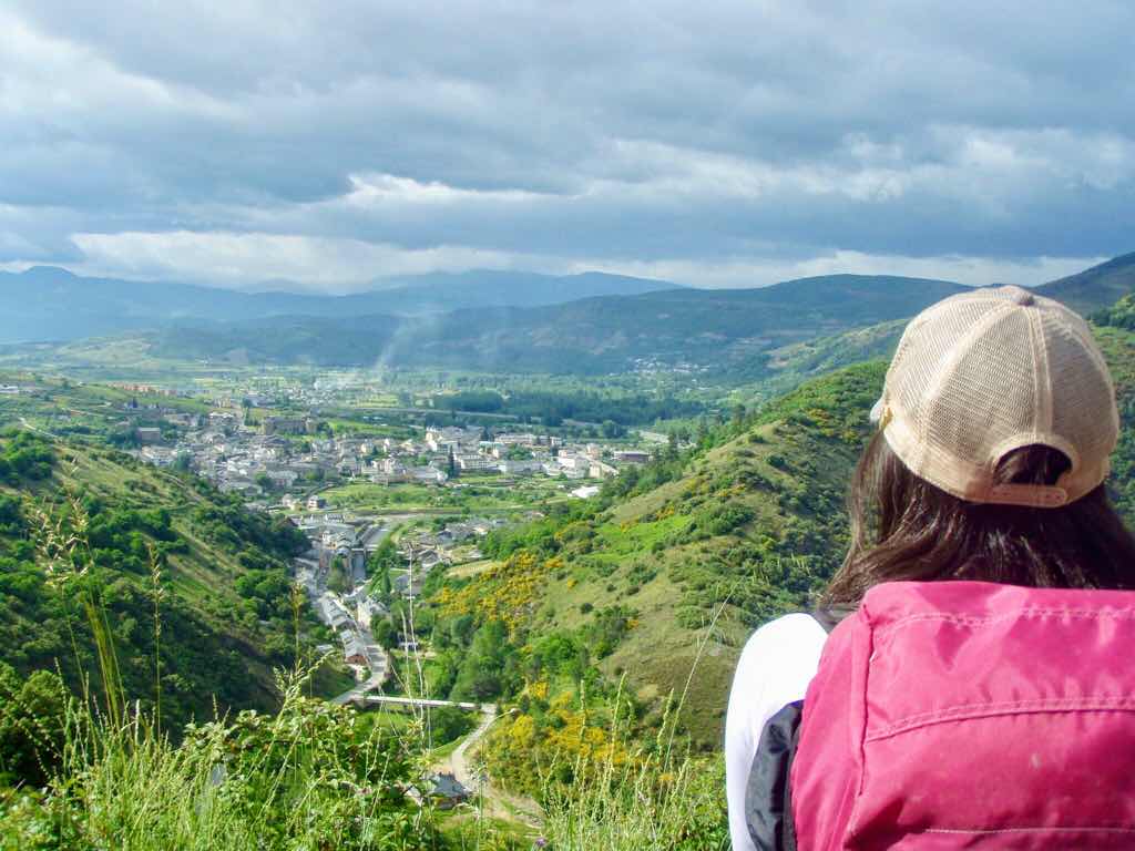 525サンティアゴ巡礼　ルイテラン　景色見下ろす1