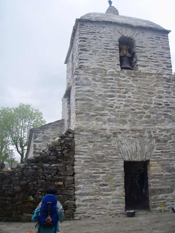 527 カミーノ　オスピタルデコンデサ　石教会2