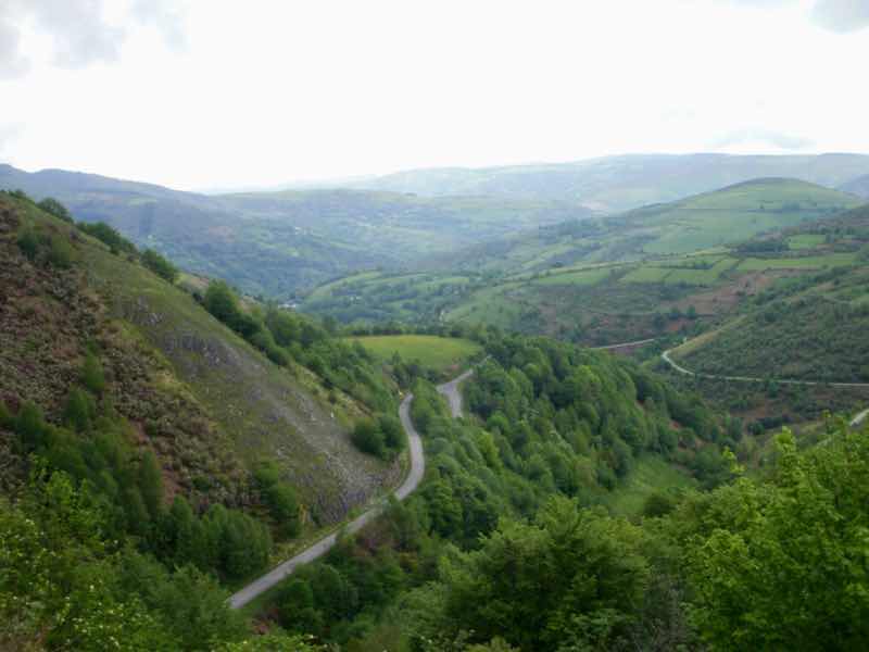 527 カミーノ　オスピタルデコンデサ　山見下ろす景色