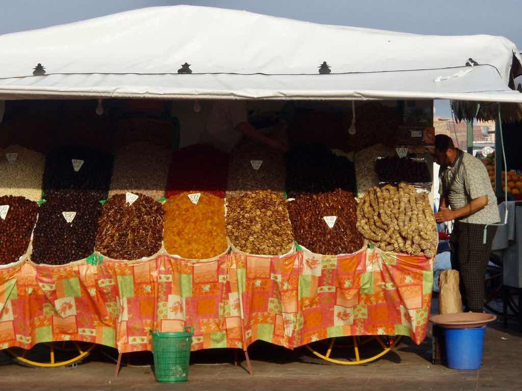 モロッコ　マラケシュ　バザールドライフルーツ