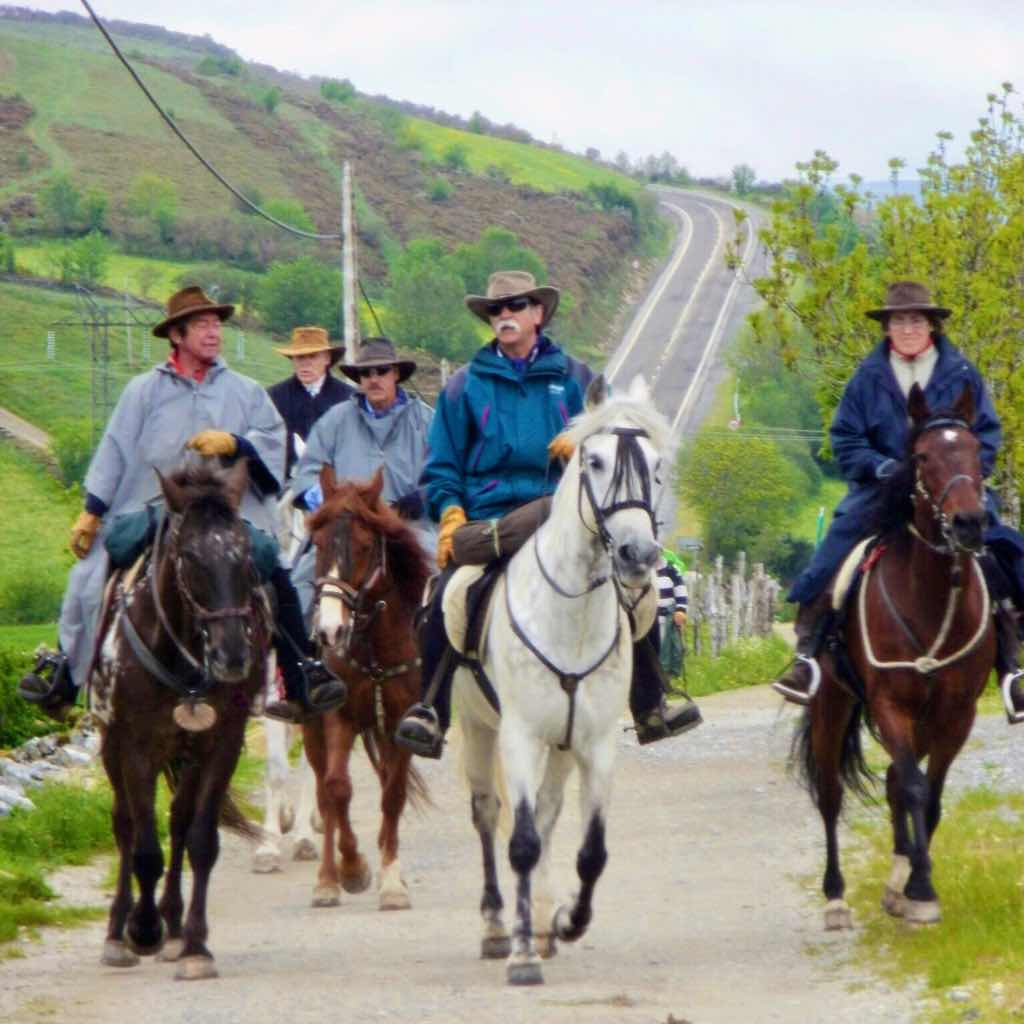 527 カミーノ　オスピタルデコンデサ　馬巡礼