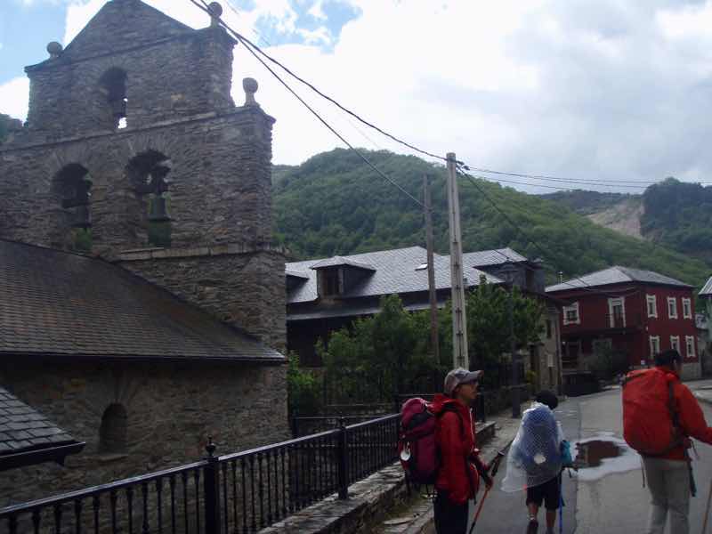 525サンティアゴ巡礼 ルイテランへ歩き出し12E