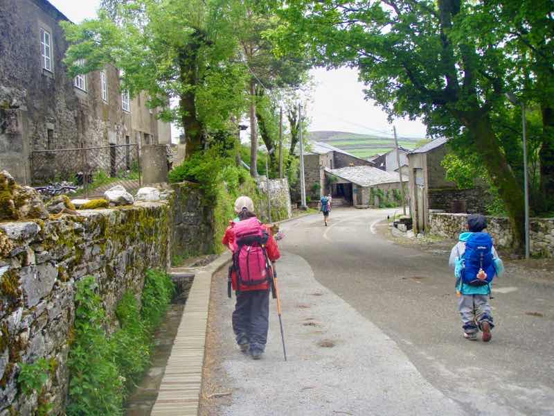 527 カミーノ　オスピタルデコンデサ　町下13