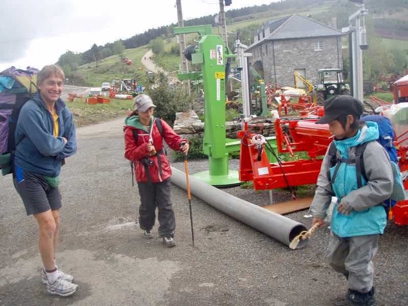 527 カミーノ　オスピタルデコンデサ　道路工事