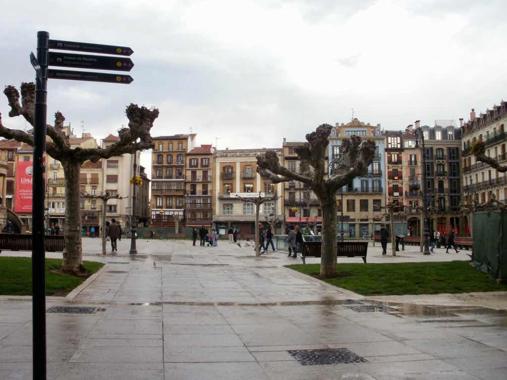 419 パンプローナ カミーノ サンティアゴ巡礼 パンプローナ広場