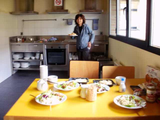 419 パンプローナ カミーノ サンティアゴ巡礼 アルベルゲ ディナー3