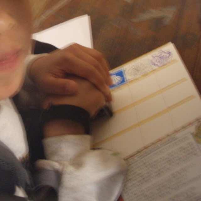 424 スペイン巡礼 町プエンテラレイナ 道でスタンプ