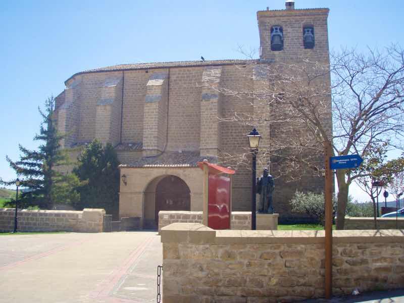 424 スペイン巡礼 町エステージャ 途中教会建物