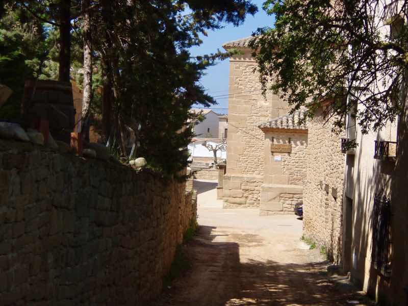 425 ロスアルコス 途中の街並み スペイン カミーノ