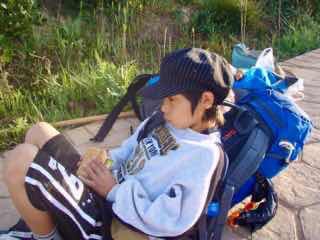 427 カミーノ　ビアナ　朝ご飯　2つかれ