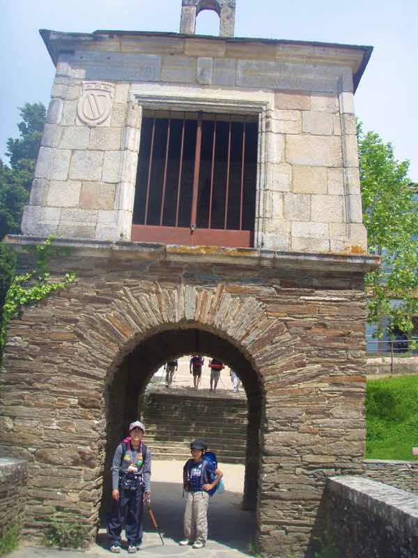 601 カミーノ caminoポルトマリンportmarin に向かう 階段の門