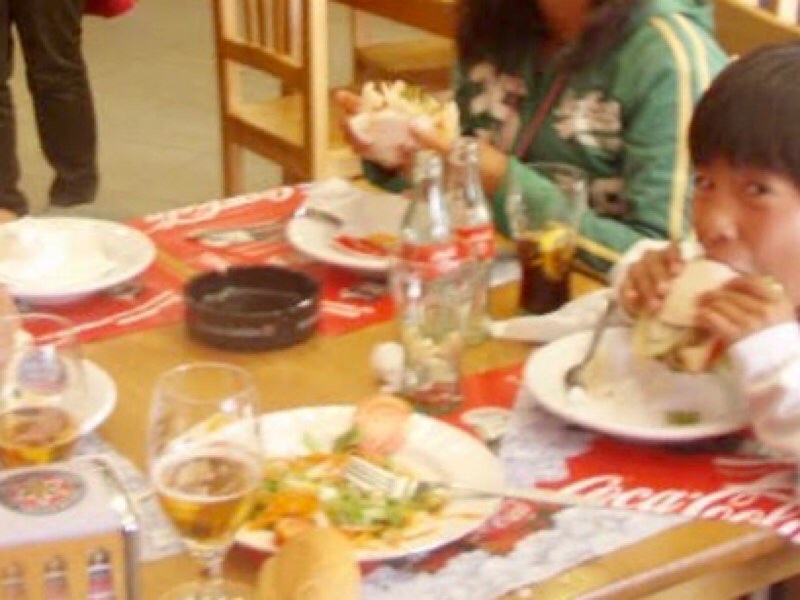 602 Camino カミーノ　パラスデレイ　papas de rai 向かう　アルベルゲ前バル