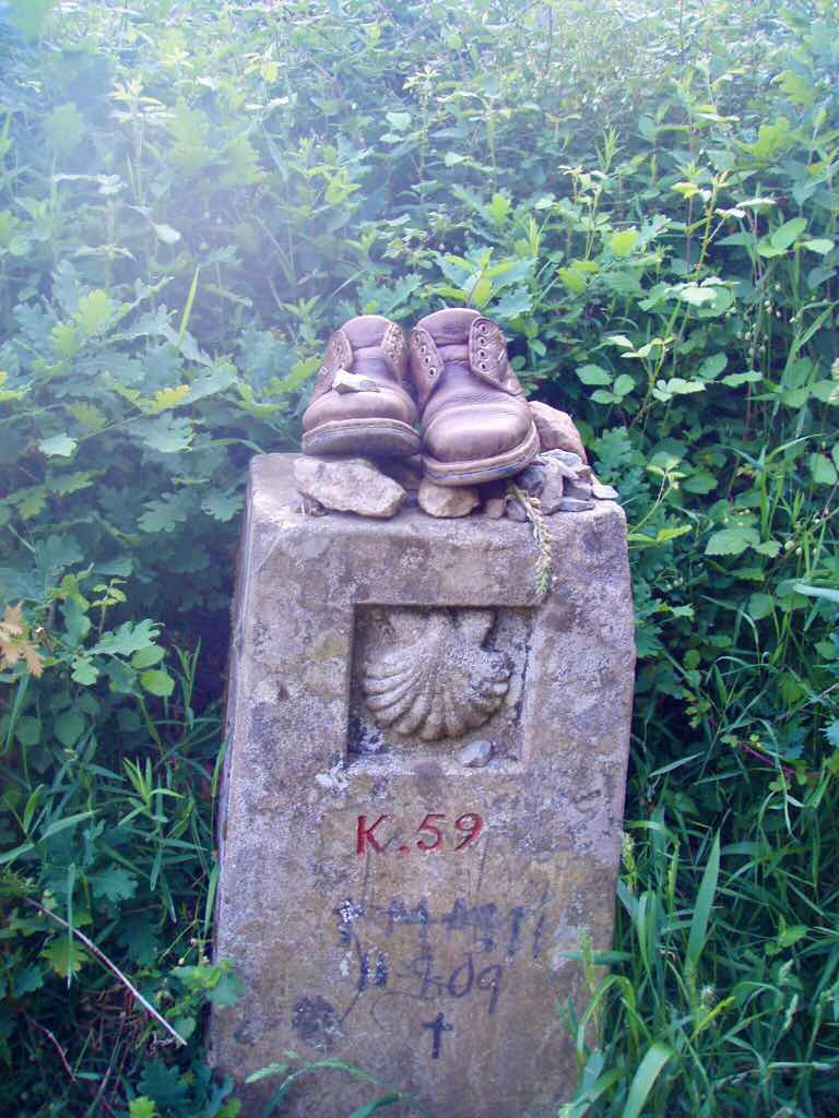 603 カミーノ リバディソ・デ・バイソ 石碑 道標 カミーノ