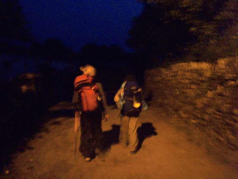 601 カミーノ caminoポルトマリンportmarin に向かう朝暗い12