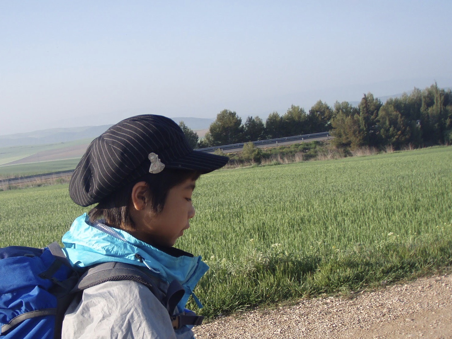 426 スペイン旅 子どもと一緒 トレス・デル・リオ サンティアゴ巡礼 田舎道 2