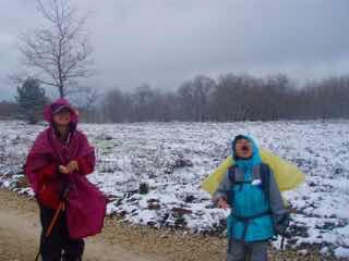 504 camino Spain pilgrim サンティアゴ巡礼子連れ　教会504 camino Spain pilgrim サンティアゴ巡礼　子連れ　雪道12　景色オルテガ