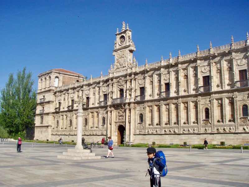 518 スペイン巡礼　camino レオン　パラドール